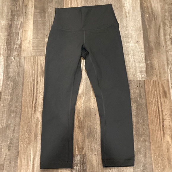 Lululemon wunder unders cropped - Picture 1 of 3